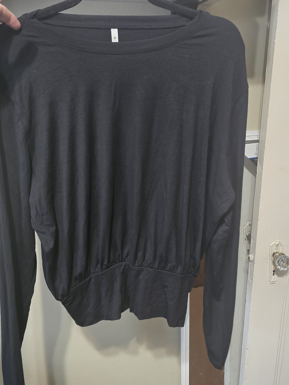 HALARA Black Long-Sleeve Gathered Hem Tee